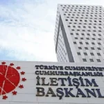 Devlet Malzeme Ofisi (DMM) tarafından yapılan açıklamada, bayrak koreografisiyle ilgili çıkan iddiaların dezenformasyon olduğu belirtildi.