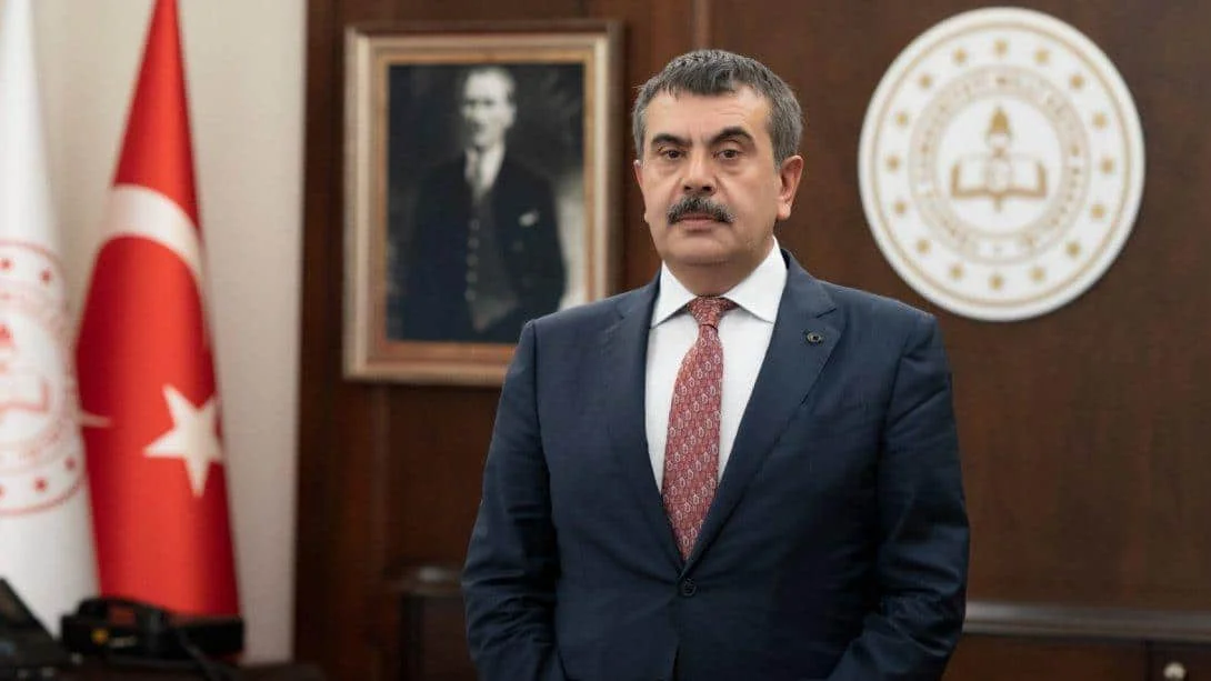 Milli Eğitim Bakanı Yusuf Tekin, OECD yetkilileriyle mesleki eğitim modelini görüşüyor.