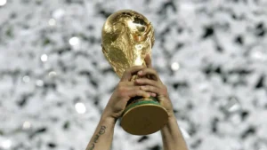 Dünya Kupası'nda futbolcuların hakem kararlarına saygı göstermesini teşvik eden yeni disiplin kurallarını gösteren görsel