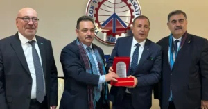 TİMBİR heyeti, Trabzon Ticaret ve Sanayi Odası'nı ziyaret ederek ekonomik ve dijital konuları görüştü.
