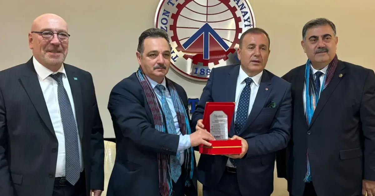 TİMBİR heyeti, Trabzon Ticaret ve Sanayi Odası'nı ziyaret ederek ekonomik ve dijital konuları görüştü.
