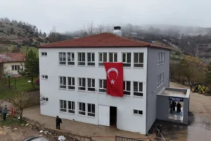 Bursa Büyükorhan Danaçalı Köyü'nde eski okul binası yenilenerek sosyal merkeze dönüştürüldü