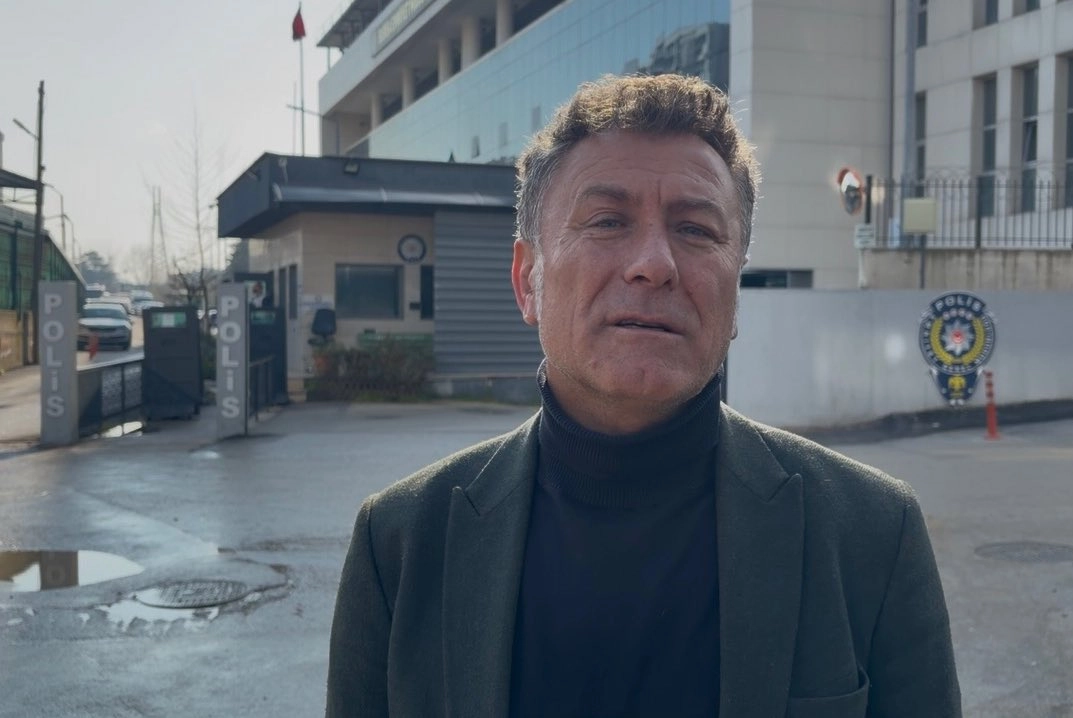 CHP Milletvekili Orhan Sarıbal, Bursa Büyükşehir Belediye Başkanı Mustafa Bozbey'in gözaltına alınmasına tepki gösteriyor.