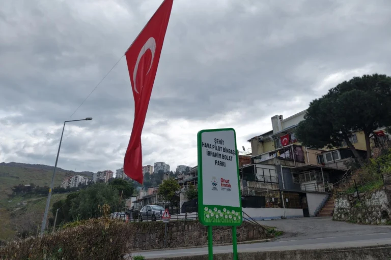 Çiğli'de Şehit Pilot Binbaşı İbrahim Bolat Parkı'nın adı verildi