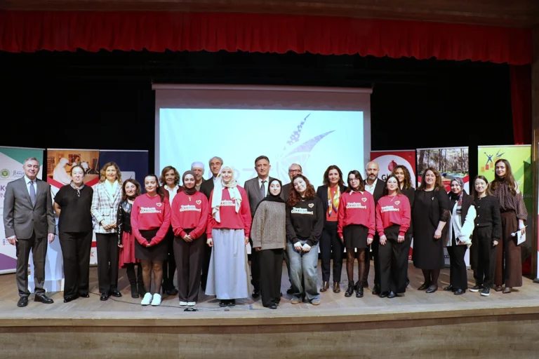 Gebze Teknik Üniversitesi'nde gençleri sanayiyle buluşturan 'Güç Gençte, Gelecek Kocaeli’nde' modeli tanıtıldı