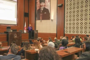 Keçiören Belediyesi personelinin katıldığı etik değerler eğitimi