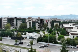 Bursa Teknik Üniversitesi'nin TÜBİTAK destekli matematik projesi, teknolojiye ışık tutan soyut kavramları inceliyor.