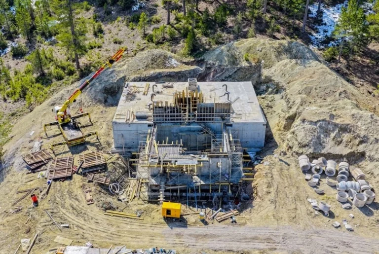 Denizli DESKİ tarafından Çameli ilçesinde yapımı devam eden içme suyu deposu inşaatı