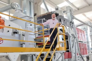 Kayseri Kocasinan Belediyesi Hububat Eleme ve Paketleme Tesisi'nde çiftçilerin ürünleri işleniyor