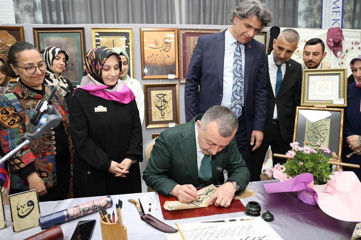 KO-MEK ilçe sergileri kapsamında sergilenen el emeği göz nuru ürünler