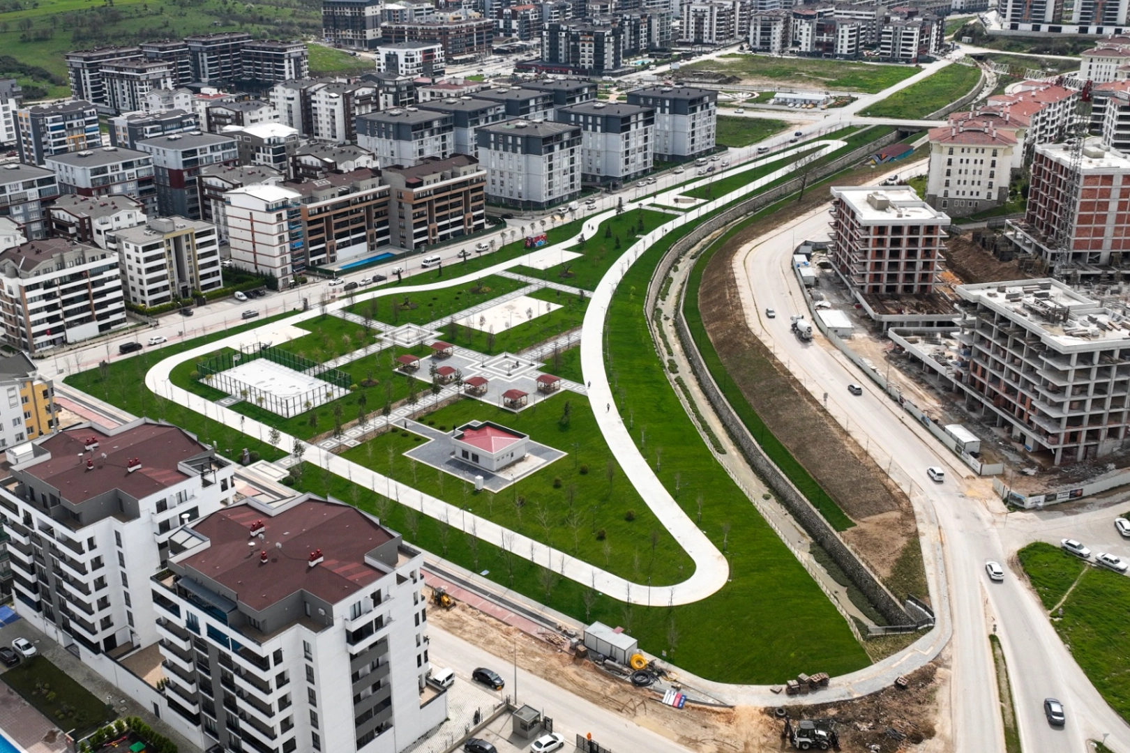 Bursa Nilüfer'de yapımı tamamlanan Balkan Bölge Parkı'ndan genel görünüm