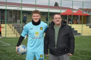 Keşanspor'da görev yapan baba Umut Çatal ve kaleci oğlu Çınar Çatal, takımın başarısı için birlikte çalışıyor.