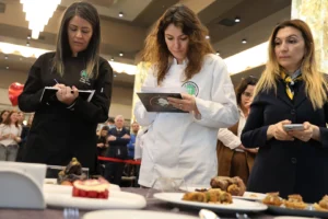 Kocaeli Gastro Genç 2026 yarışmasında 'Sıfır Atık' temasıyla yarışan genç şefler