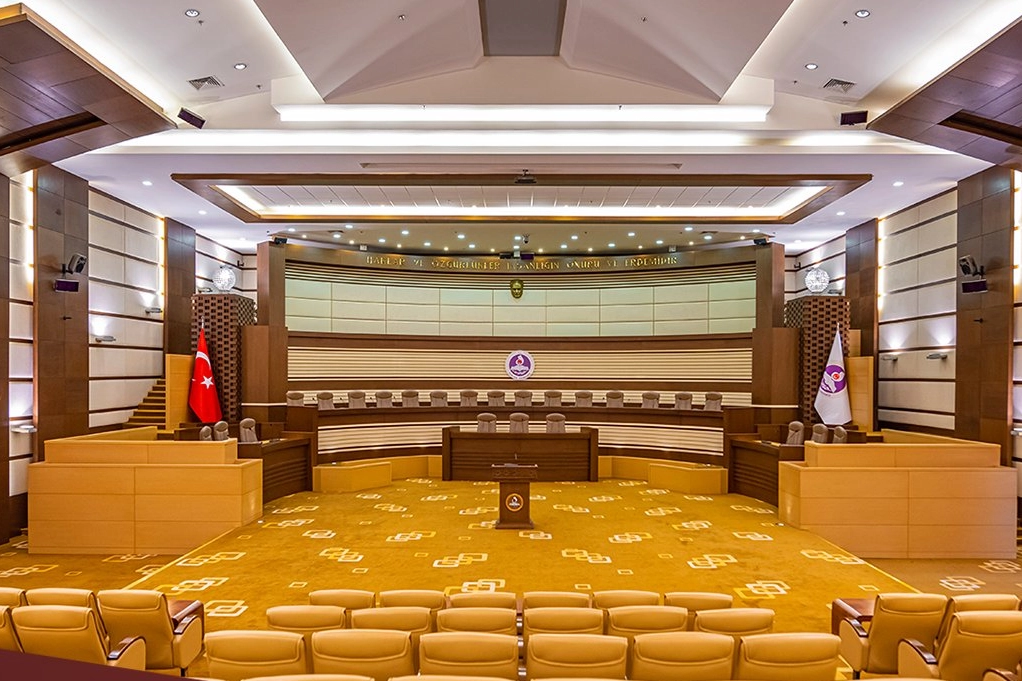 Anayasa Mahkemesi, vergi mükelleflerine elektronik tebligat konusunda bakanlığın yetkilerini sınırlandırdı.