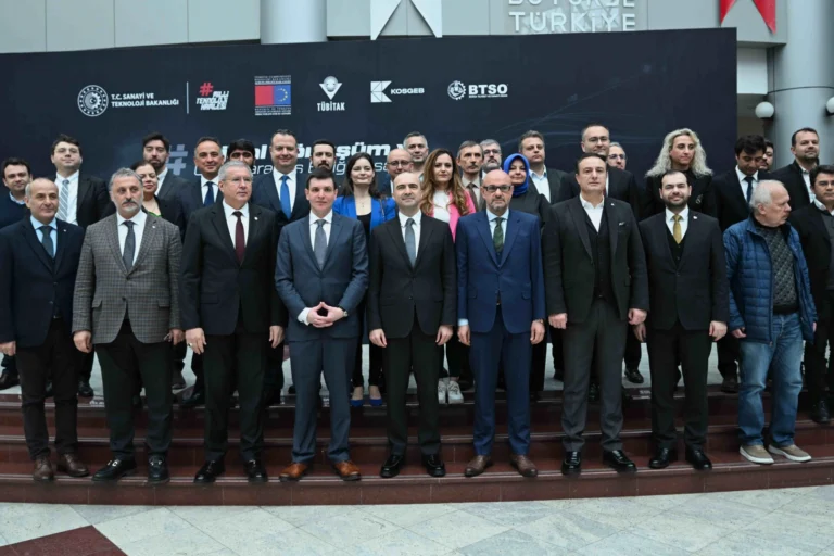 BTSO'da düzenlenen dijital dönüşüm ve uluslararası iş birliği fırsatları toplantısı.