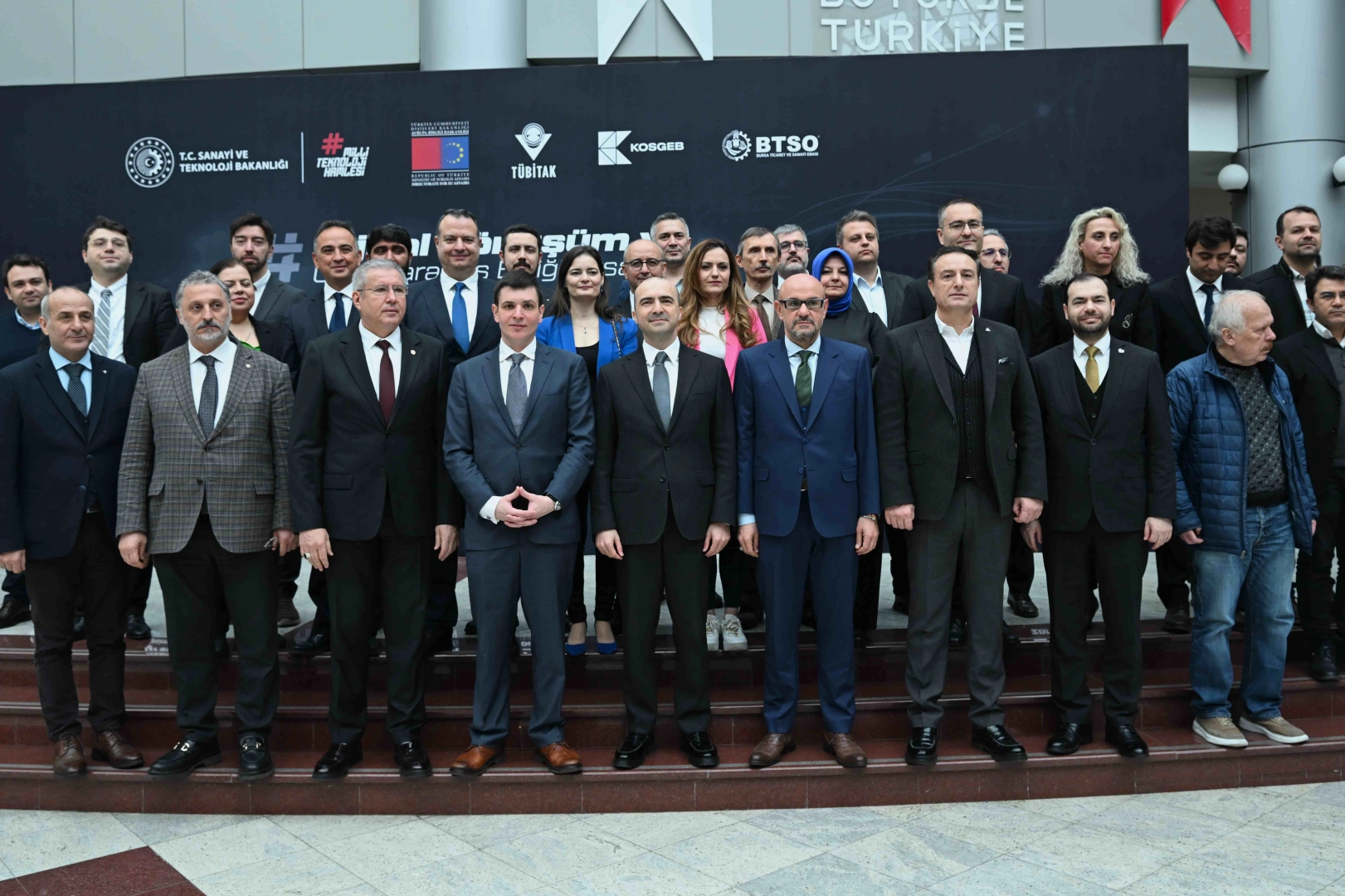 BTSO'da düzenlenen dijital dönüşüm ve uluslararası iş birliği fırsatları toplantısı.