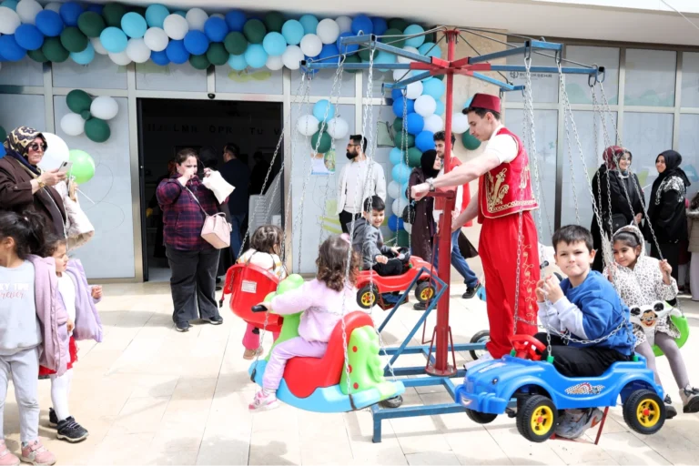 Çayırova Millet Bahçesi'nde Kütüphane Haftası kapsamında çocuk şenliği düzenlendi