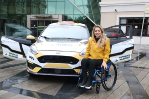 Engelli kadın ralli pilotu Kübra Denizci Keskin, Osmangazi Belediye Başkanı Erkan Aydın ile yeni sezon öncesinde buluştu.