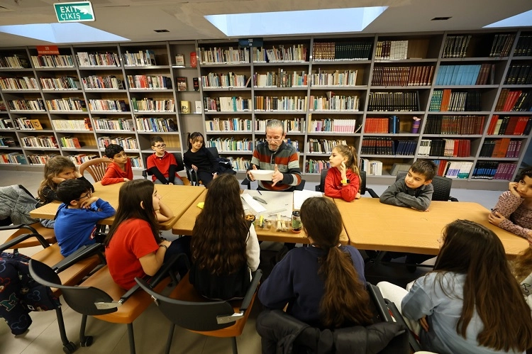 Efes Selçuk'ta Kütüphane Haftası kapsamında düzenlenen kültür ve sanat etkinlikleri