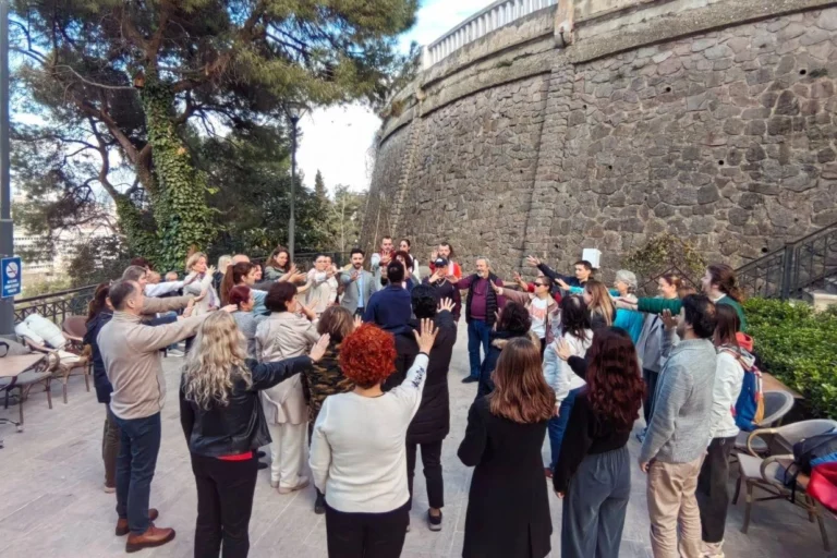 İzmir'de Kamusal Mekan Söyleşileri etkinliğinde 'Kentin Ritmi' temalı buluşma