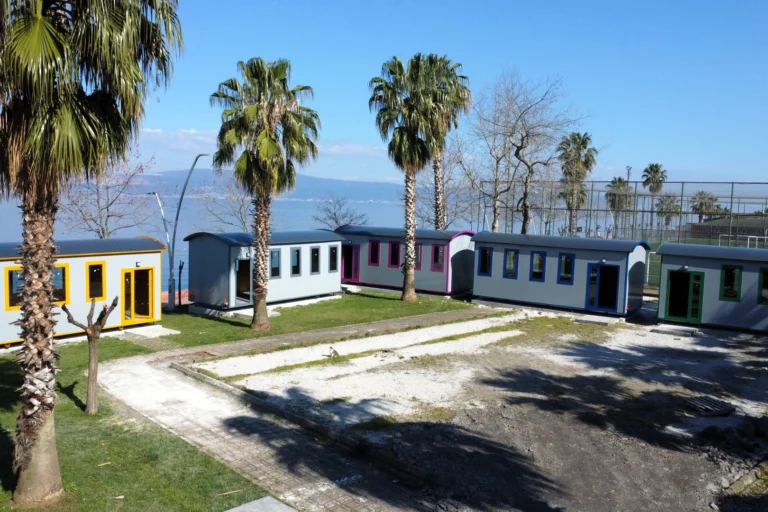 Kocaeli Karamürsel'de kurulan Lokomotif Çocuk Köyü'nden bir görünüm