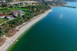 Sapanca Gölü'nde kaçak iskele ve yapılar temizleniyor, ikinci etap çalışmaları başladı