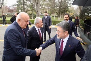 Tarım ve Orman Bakanı İbrahim Yumaklı'nın Konya Şeker Fabrikası'nı ziyareti sırasında çekilmiş fotoğrafı.
