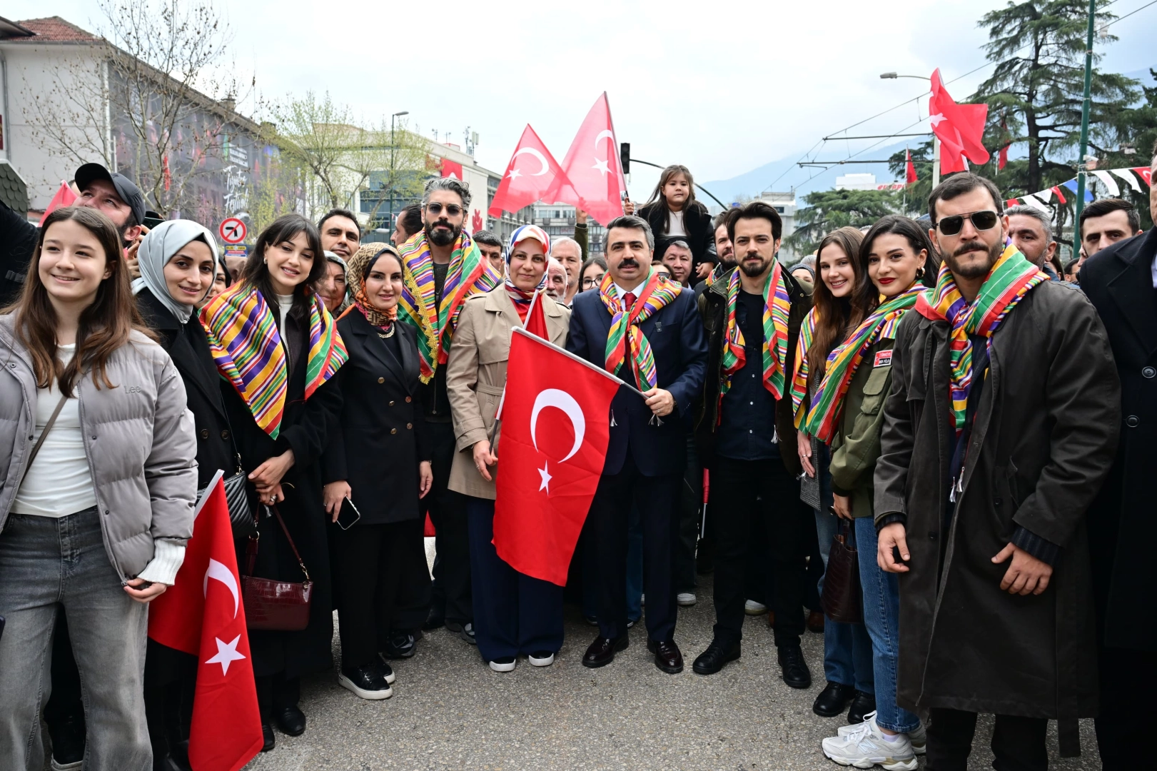 Kuruluş Osman oyuncuları Bursa'da Fethin 700. Yılı kutlamalarına katıldı.