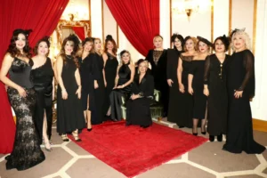 Şapka Kanunu'nun 100. yılına özel Bursa'da düzenlenen balodan kapak görseli