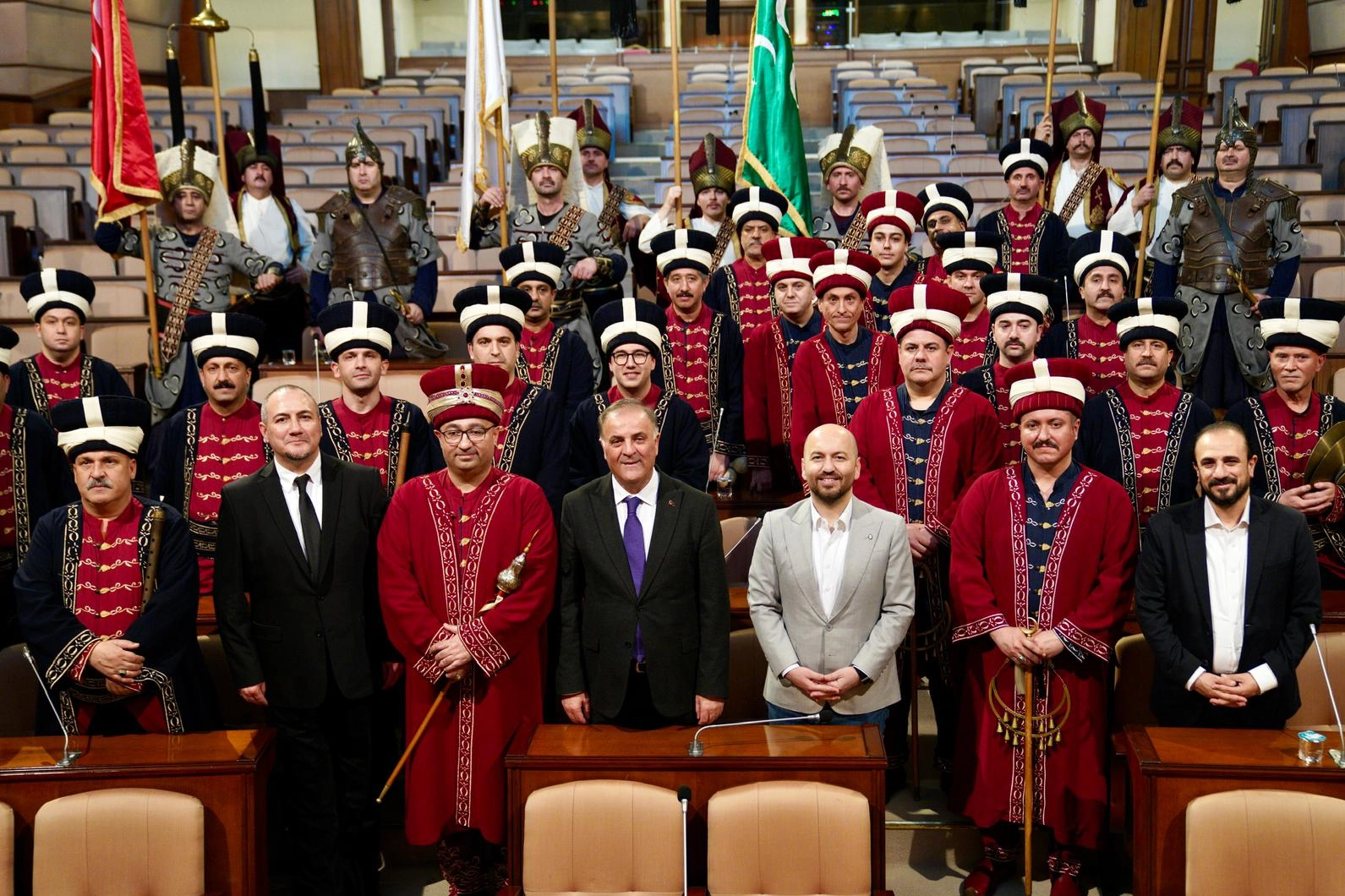 A Milli Takım'ın Dünya Kupası maçlarında mehteran coşkusu yaşatması için İBB'den TFF'ye çağrı yapıldı.