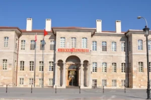 Konya Ereğli'de öğrenci yurdu yakınında polis operasyonu sırasında havaya ateş açılması