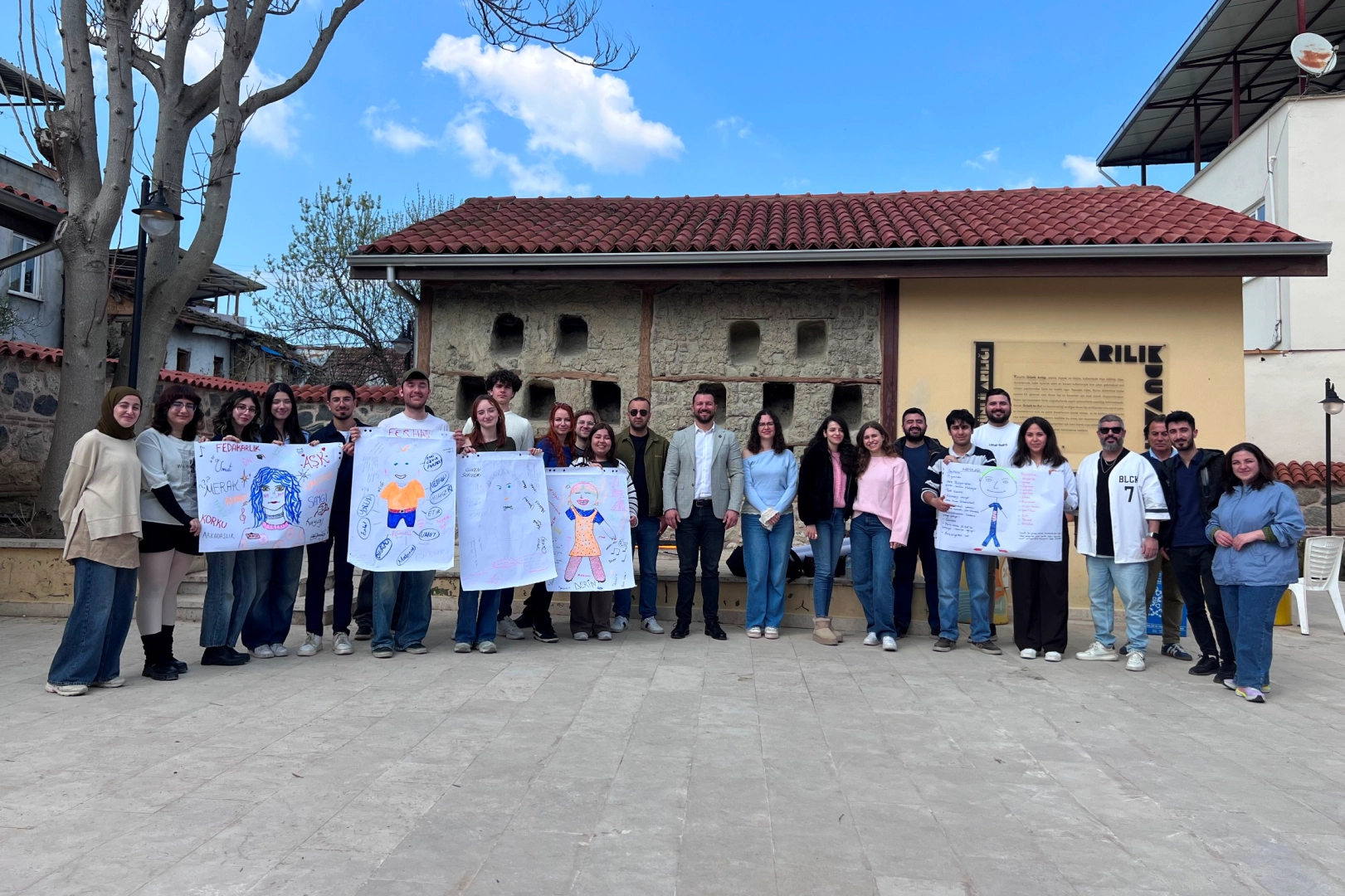 Nilüfer'de gençlerin gönüllülük ve dayanışma kültürü üzerine düzenlenen buluşması