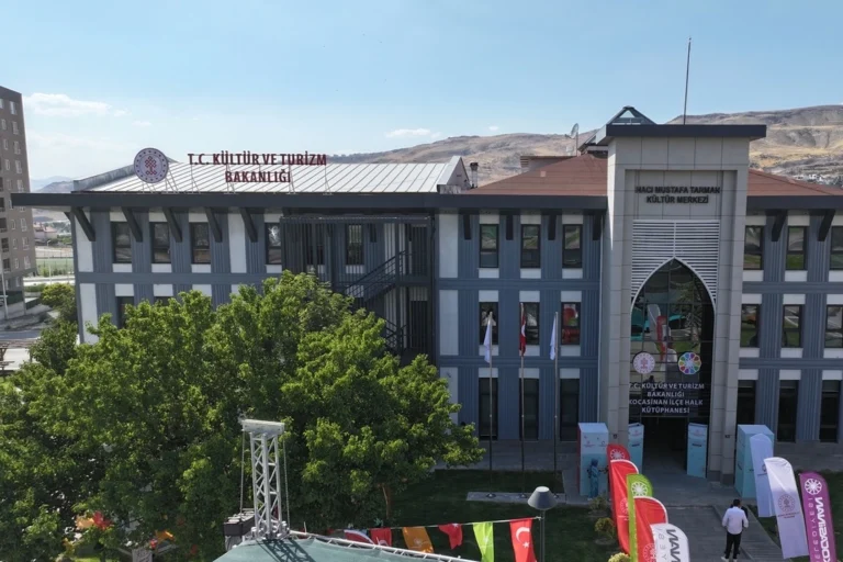 Kocasinan Belediyesi tarafından Kayseri'ye kazandırılan modern sosyal tesisler ve yaşam alanları