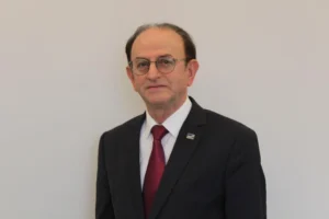 Millet Partisi Bursa İl Başkanı Hüsamettin Akyıldız, enflasyonla mücadele ve milli ekonomi vurgusu yapıyor.