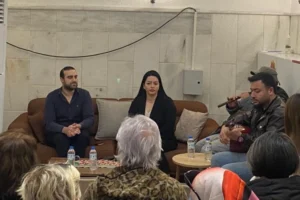 Gazeteci Özge Demir, 'Gazeteci Gözünden Türkiye' söyleşisinde deneyimlerini paylaşıyor.