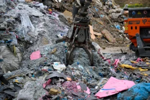 Bornova'da atıkların yakıta dönüştürüldüğü tesis ve süreçleri