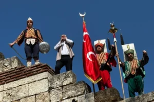 Bursa'nın fethinin 700. yılı coşkusu ve tarihi atmosfer.