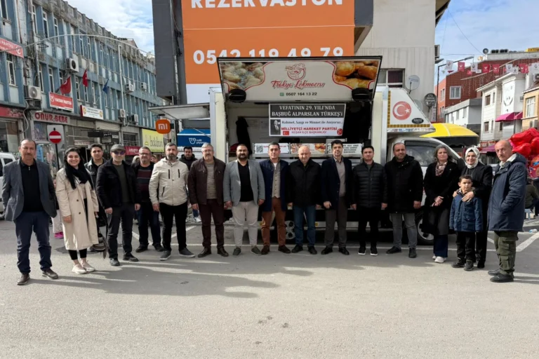 Alparslan Türkeş Keşan'da dualarla anıldı, lokma dağıtımı yapıldı.