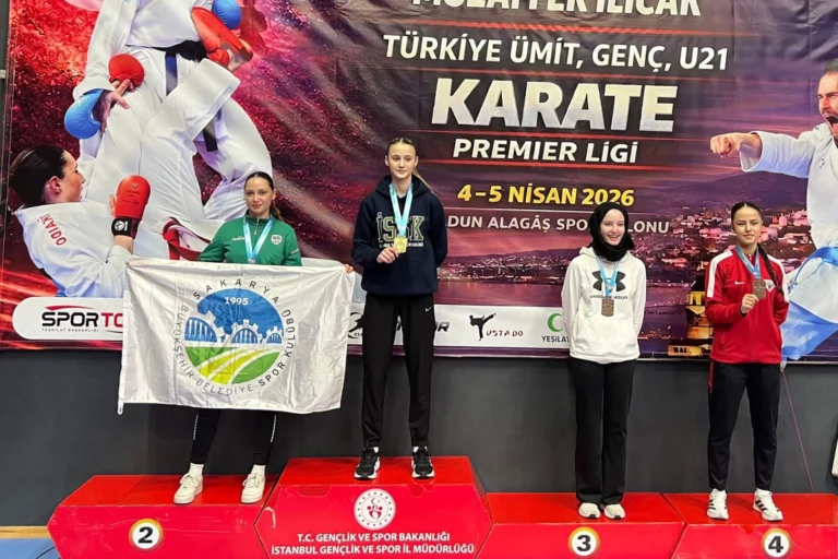Sakaryalı sporcular masa tenisi, karate ve MMA'da kazandıkları madalyalarla gururlandırdı