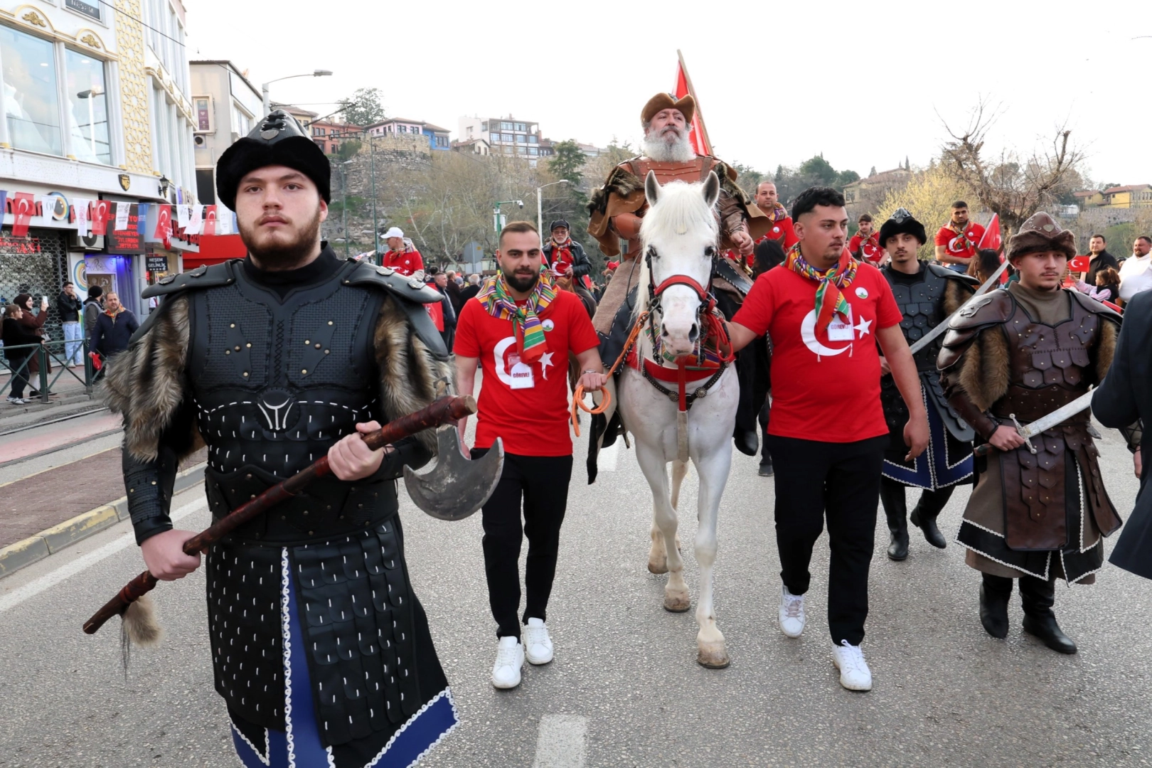 Bursa'da 21. Osman Gazi'yi Anma ve Bursa'nın Fethi Günü Etkinlikleri kapsamında Fetih Yürüyüşü