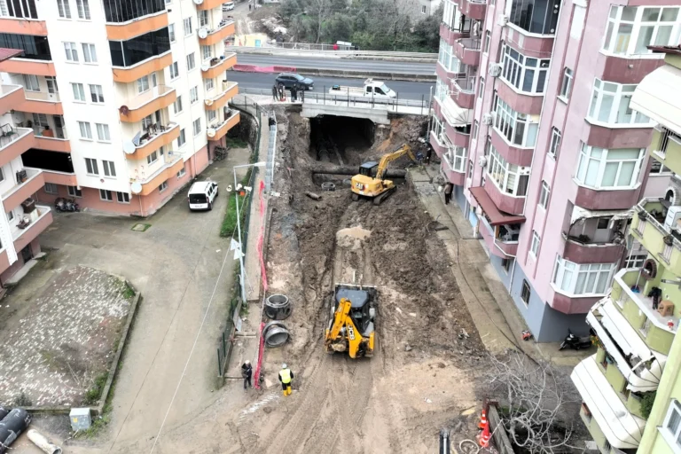 Kocaeli Gölcük Ulaşlı'da devam eden alt geçit projesi çalışmaları
