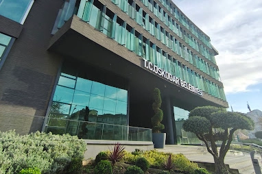 Üsküdar Belediyesi'nde usulsüz ruhsat ve rüşvet soruşturması kapsamında gözaltına alınanlar.