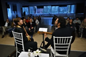 Bornova Kent Söyleşileri'nde şair ve psikiyatrist Yusuf Alper'in katılımıyla şiir ve psikanaliz üzerine söyleşi