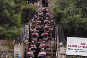 Batman merkezli yasa dışı bahis şebekesine yönelik operasyonda tutuklanan şüpheliler ve ele geçirilen materyaller