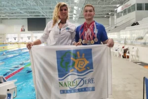 Narlıdere Belediyespor sporcusu Sarp Börekçi'nin İzmir Yüzme Şampiyonası'nda kazandığı madalyalar