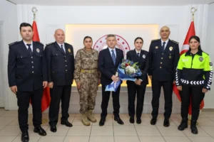 Artvin Valisi Turan Ergün, Polis Haftası dolayısıyla İl Emniyet Müdürü ve teşkilat mensuplarını kabul etti.
