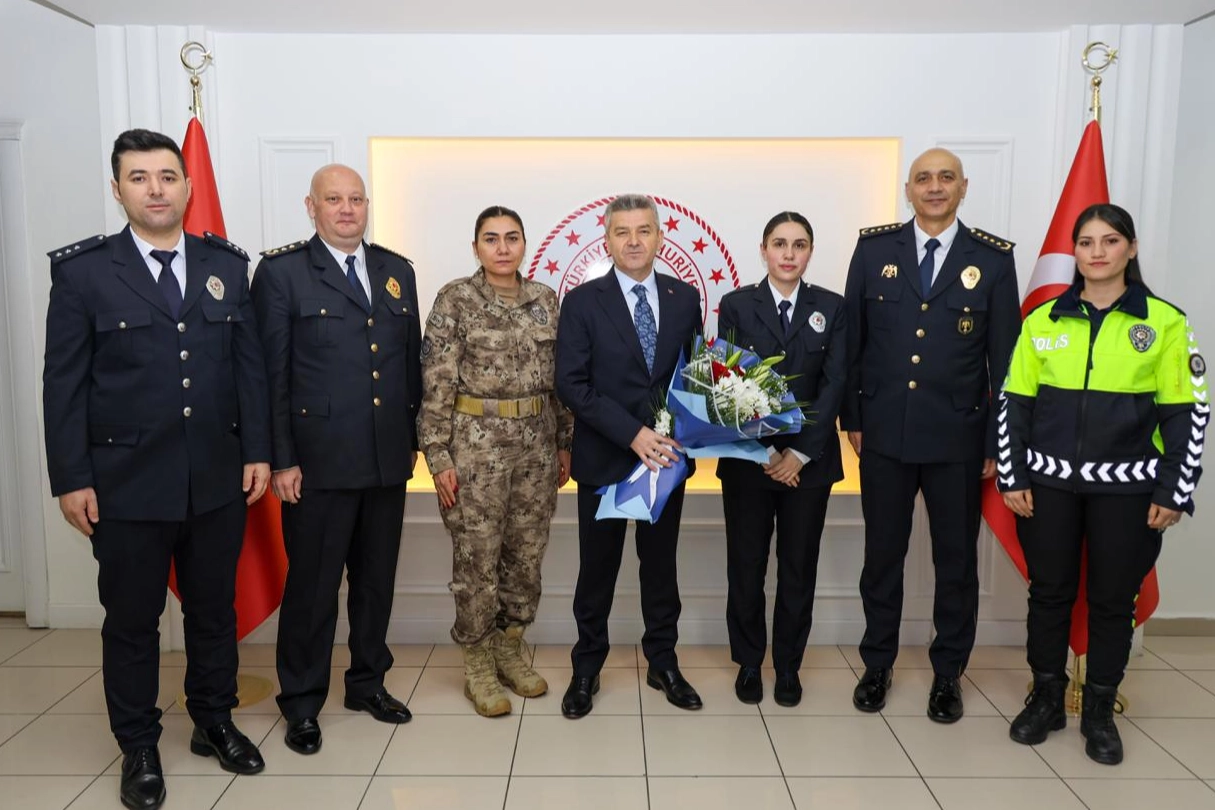 Artvin Valisi Turan Ergün, Polis Haftası dolayısıyla İl Emniyet Müdürü ve teşkilat mensuplarını kabul etti.