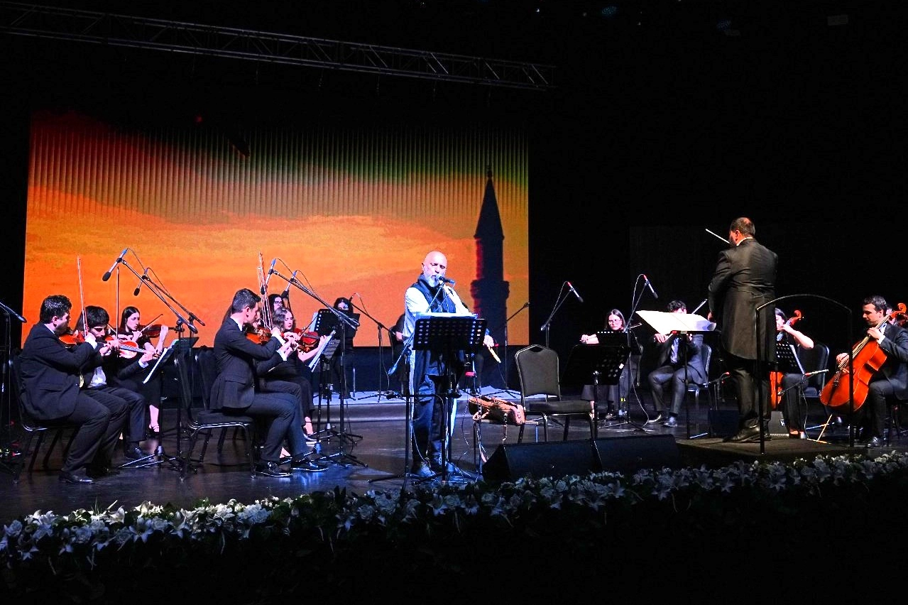Kocaeli'de ney ve klasik müziğin buluştuğu senfonik konsere ait görsel.