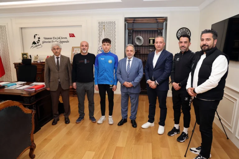 Talas Belediyespor altyapısından yetişen genç futbolcu Necati Yılmaz, U14 Milli Takım seçmelerinde başarılı oldu.