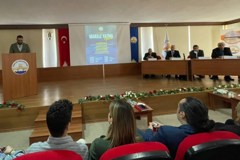 Trakya Üniversitesi akademisyenleri bilimsel yayıncılık eğitimi Keşan buluşması
